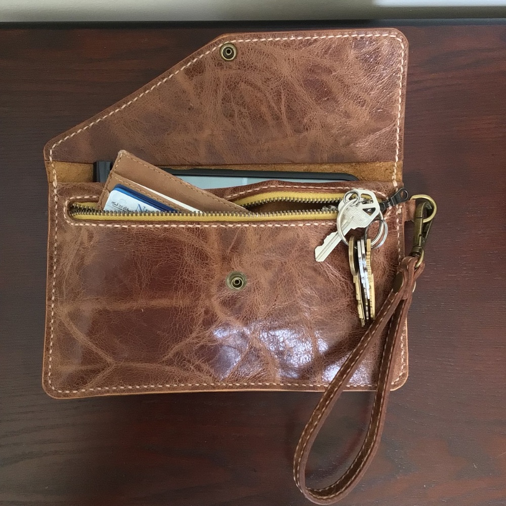 Handmade Honey Brown Leather Clutch, Detach Strap, Antique Brass Hardware - Picture 4 of 17